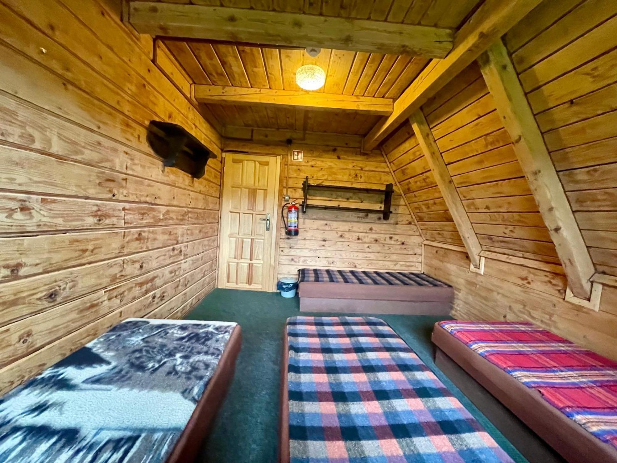 Bacowka Pttk Pod Honem - Schronisko Gorskie Hostel Cisna Exterior photo