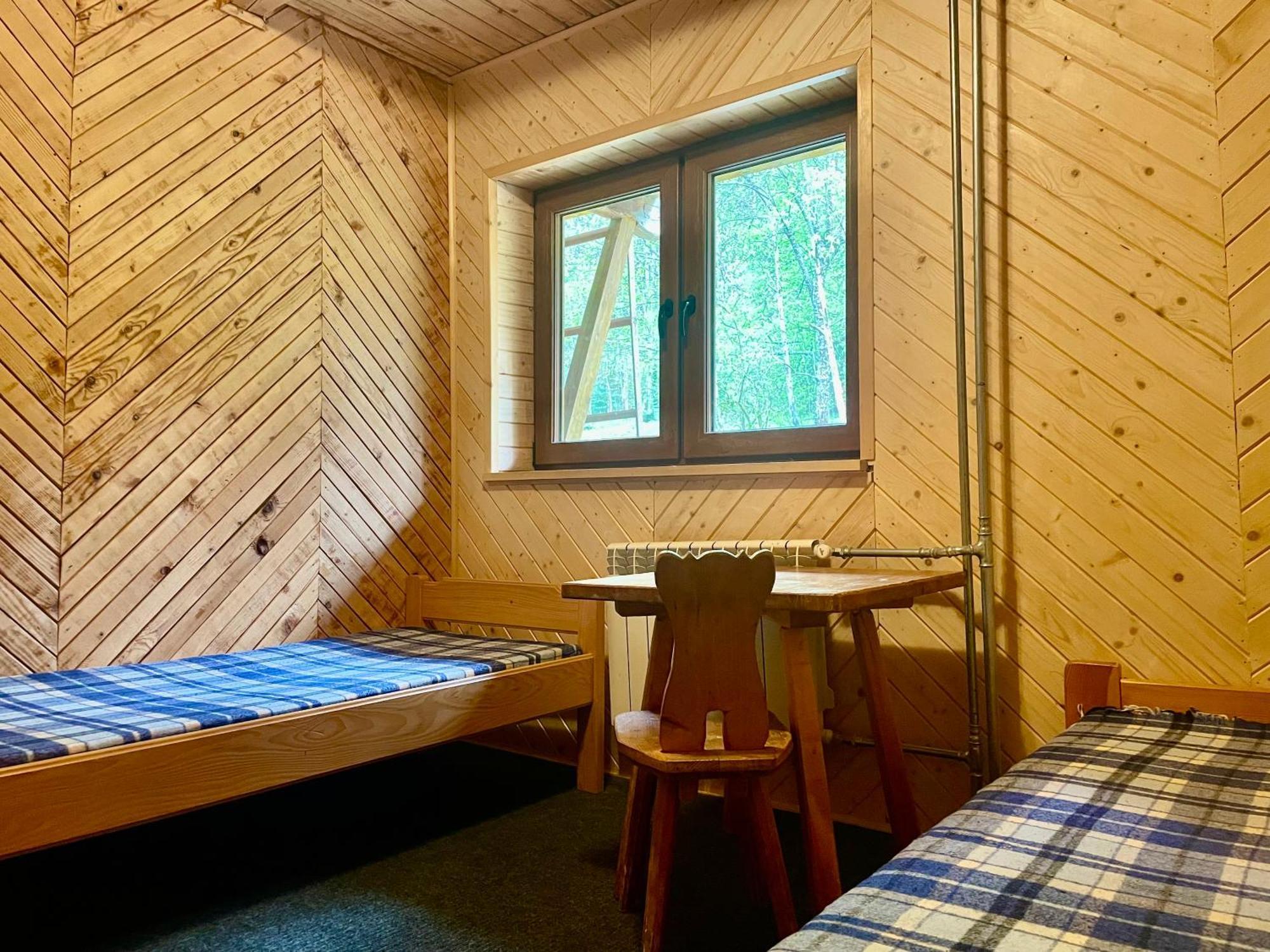 Bacowka Pttk Pod Honem - Schronisko Gorskie Hostel Cisna Exterior photo