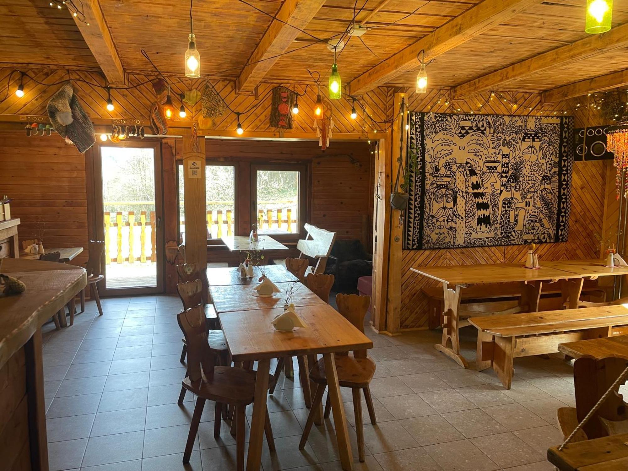 Bacowka Pttk Pod Honem - Schronisko Gorskie Hostel Cisna Exterior photo