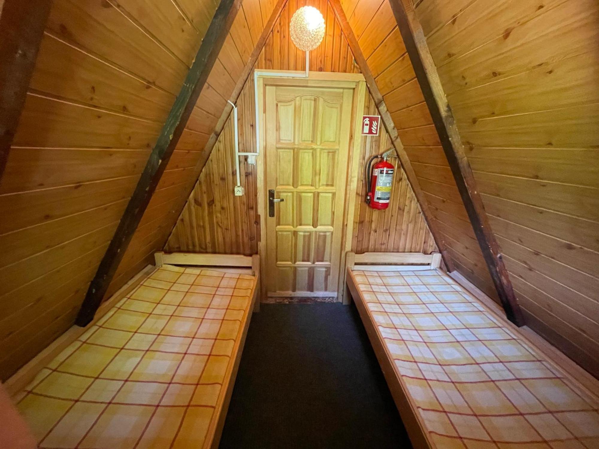 Bacowka Pttk Pod Honem - Schronisko Gorskie Hostel Cisna Exterior photo